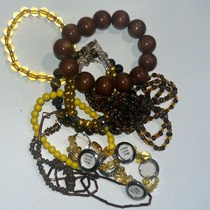 Lot of 10 vintage y2k beaded bracelets neutrals brown and yellow